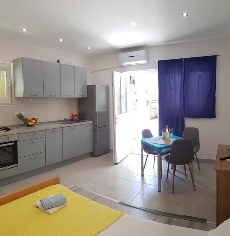 Appartamento Silente Makarska Esterno foto